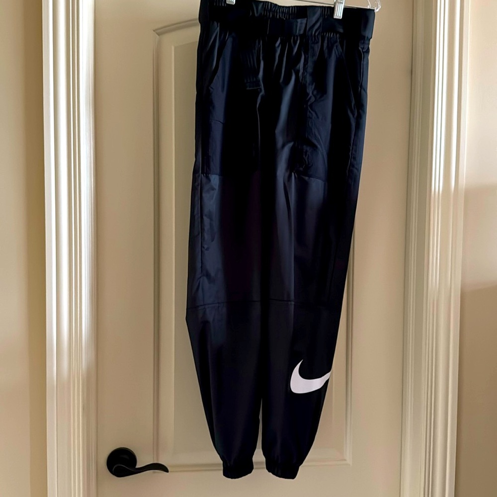 Women's Nike Black Track Pants with Structured Design